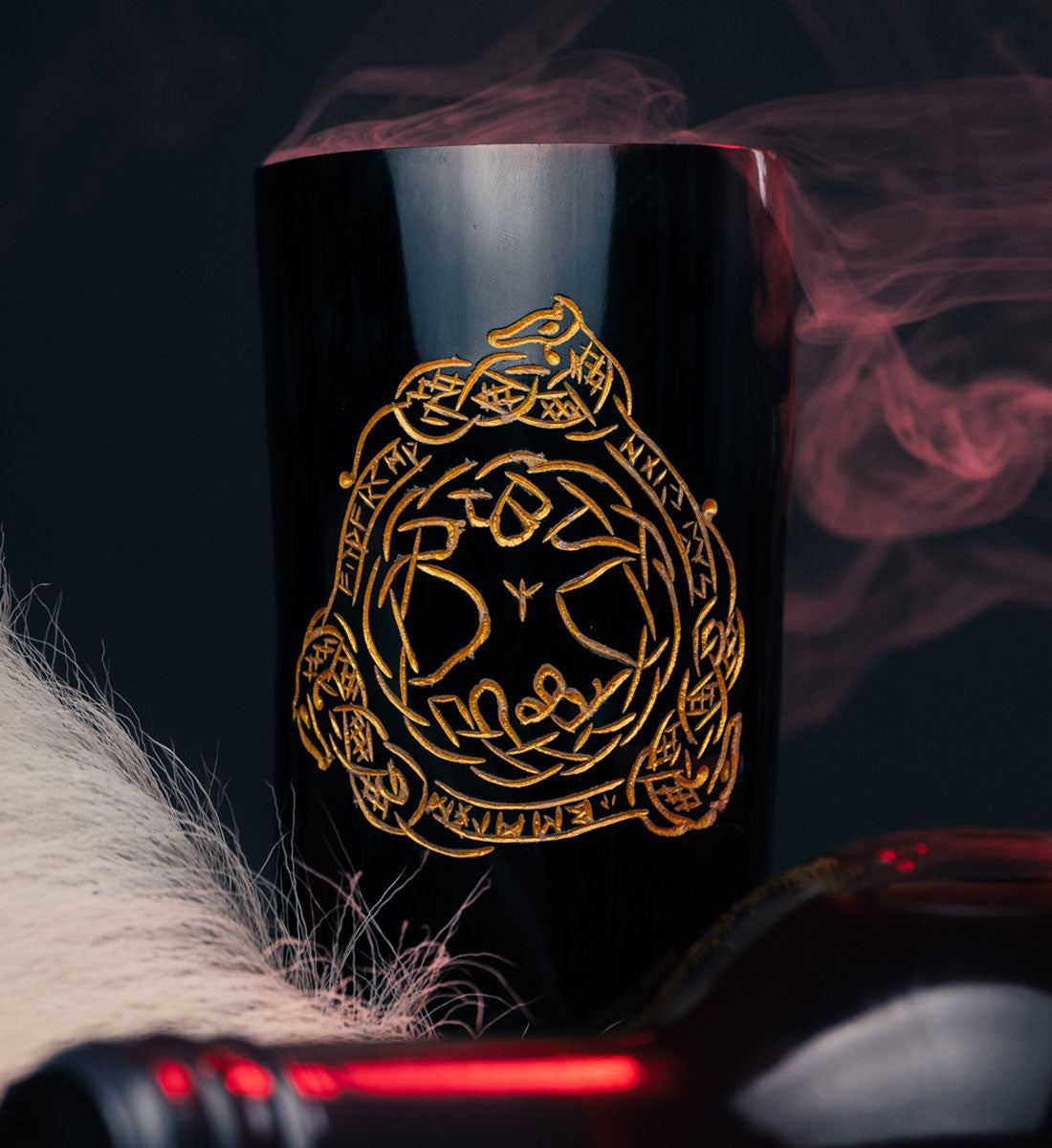 Hornbecher "Yggdrasil" Hornbecher mit gold Gravur und Motiv Yggdrasil