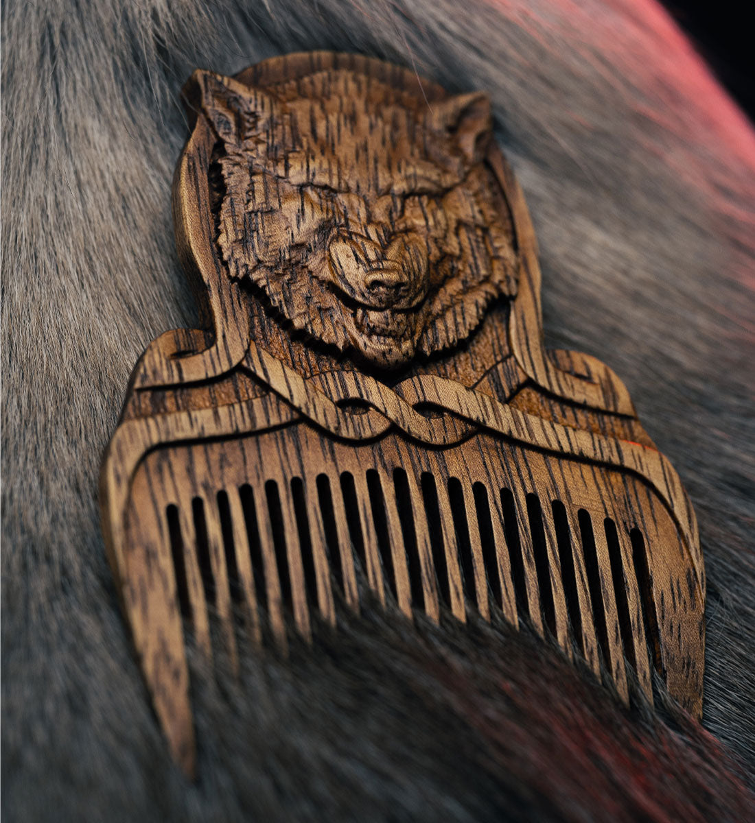 Holzkamm "Fenrir" Handgefertigter Haar- oder Bartkamm mit Schnitzkunst