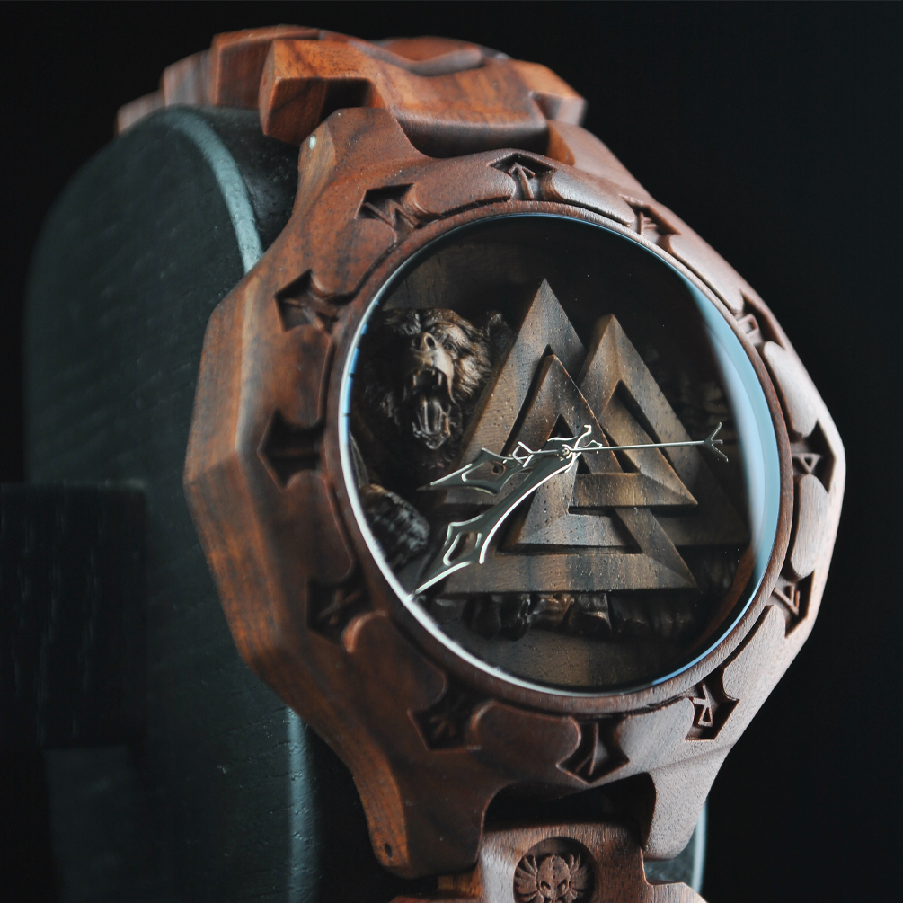 Armbanduhr "Berserker" Schweizer Uhrwerk verpaart mit Edelhölzern