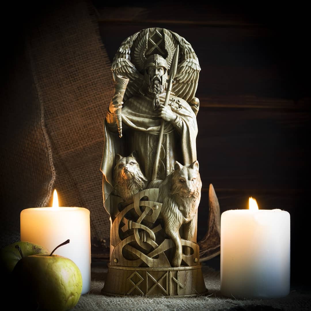 Holzstatue des nordischen Gottes "Odin" Holzstatue des nordischen Gottes "Odin" Holzstatue aus Eichenholz