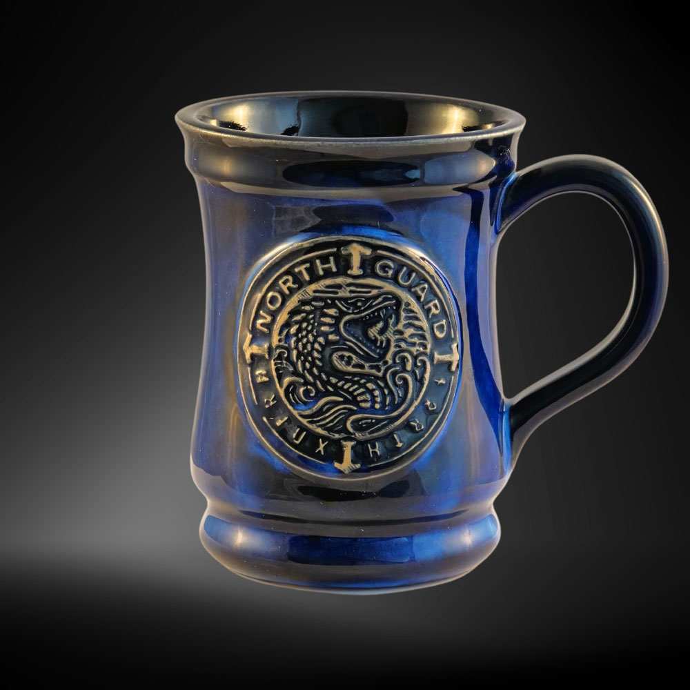 Keramik-Krug "Jörmungandr" - Schwarz-Blau-glänzendes Finish, Limitierte Edition Keramik-Krug "Jörmungandr" - Schwarz-Blau-glänzendes Finish, Limitierte Edition
