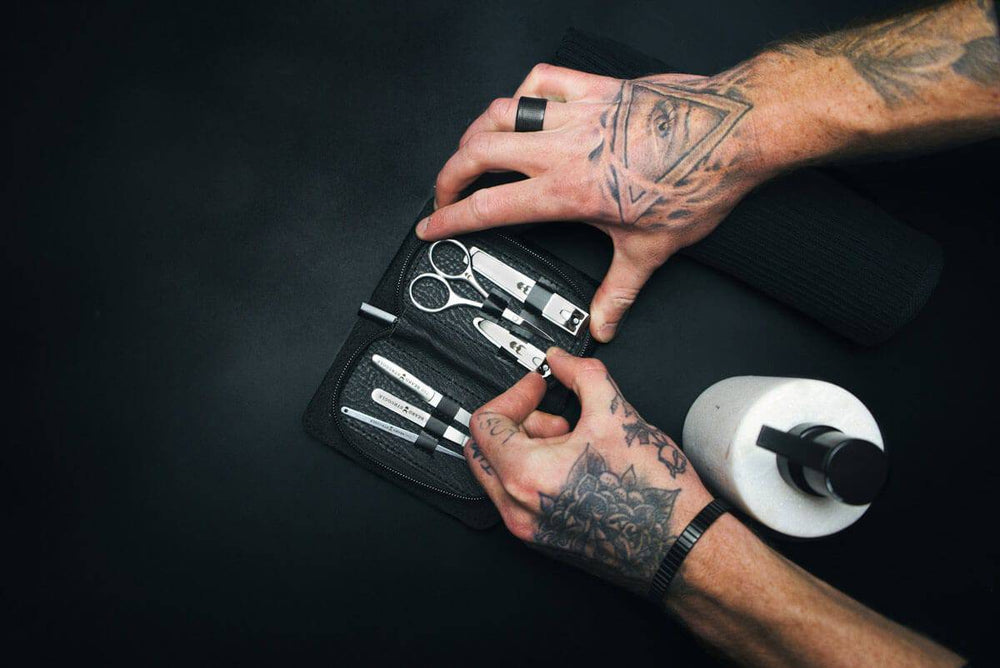 6-in-1 Pflegeset mit Etui von TheBeardStruggle Nutze jetzt unser 6-in-1 Pflegeset mit Etui
