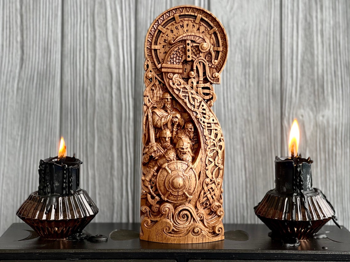 Holzstatue des Wikingerschiffes "Drakkar"  Handgefertigte Schnitzkunst aus Eichenholz